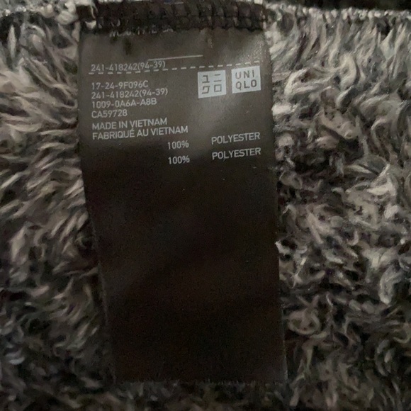 Uniqlo Women’s Teddy Sweater Sz XS - Picture 4 of 5